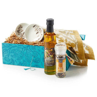 Global Delights Gift Basket: A Taste of the World with olive oil, Spice Grinder and Handcrafted Artisanal Goods