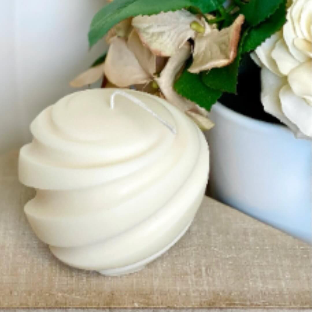 Minimalist Swirl Candles – Handcrafted Soy Wax Décor